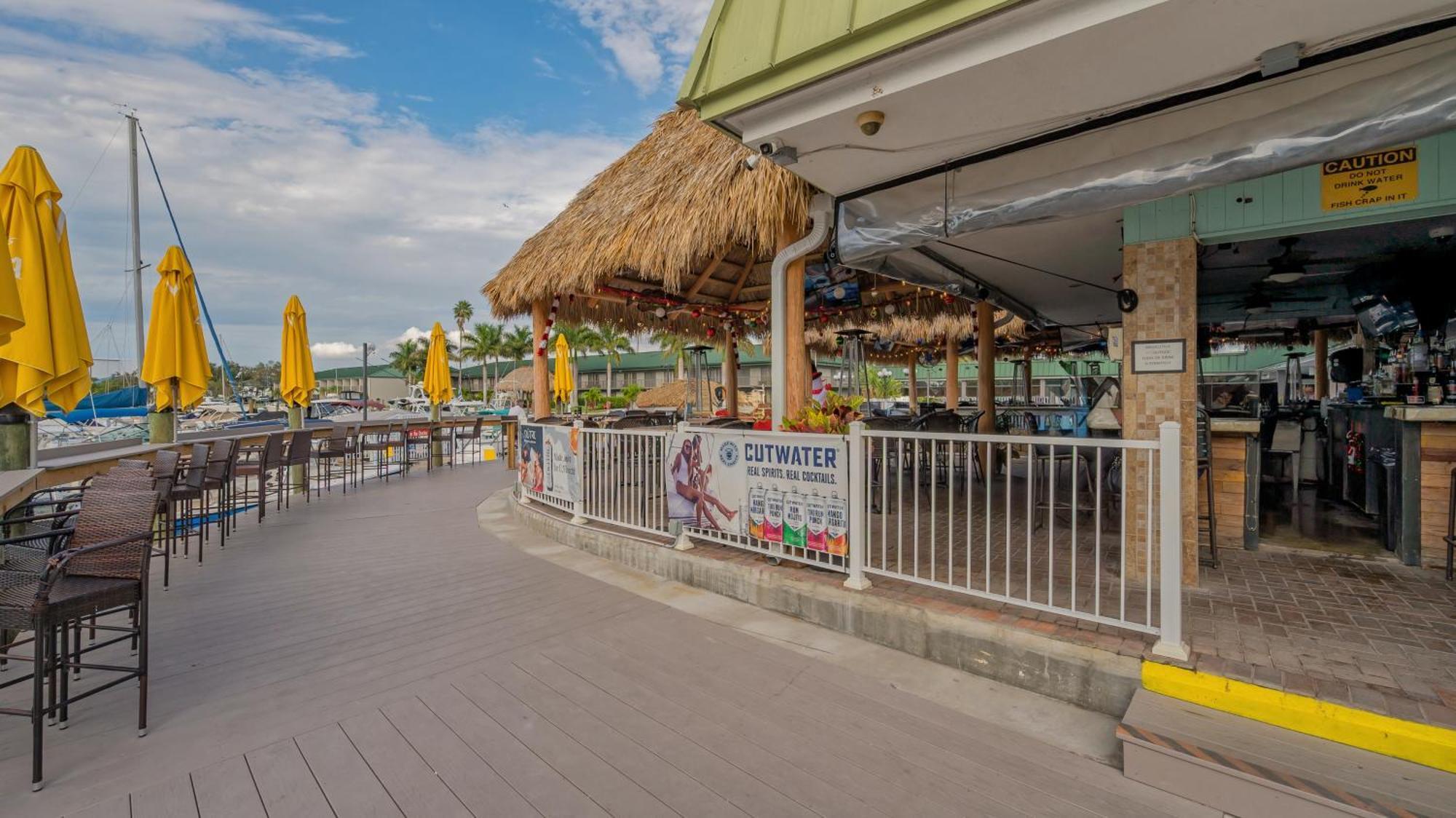 All-New Waterfront With Balcony,Pool,Tiki Bar,Gym サラソータ エクステリア 写真