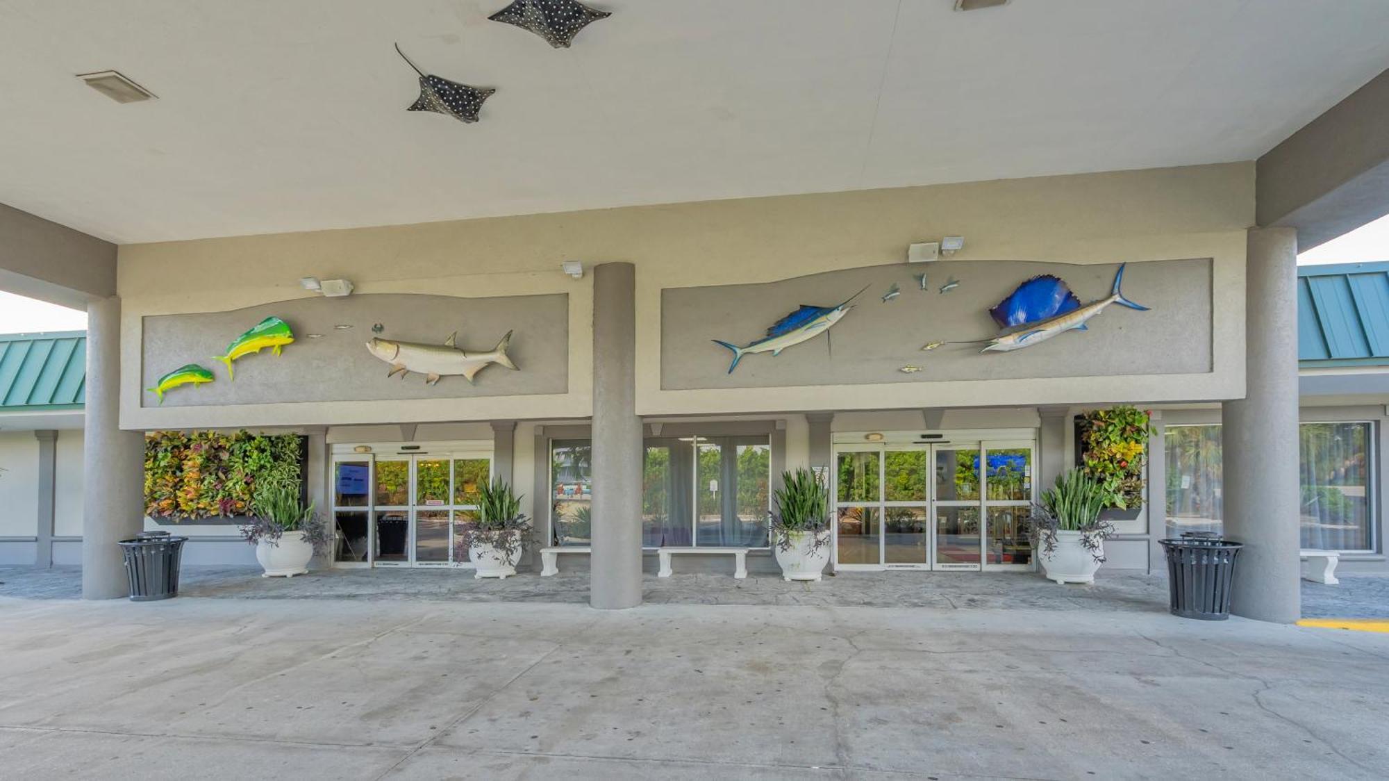 All-New Waterfront With Balcony,Pool,Tiki Bar,Gym サラソータ エクステリア 写真