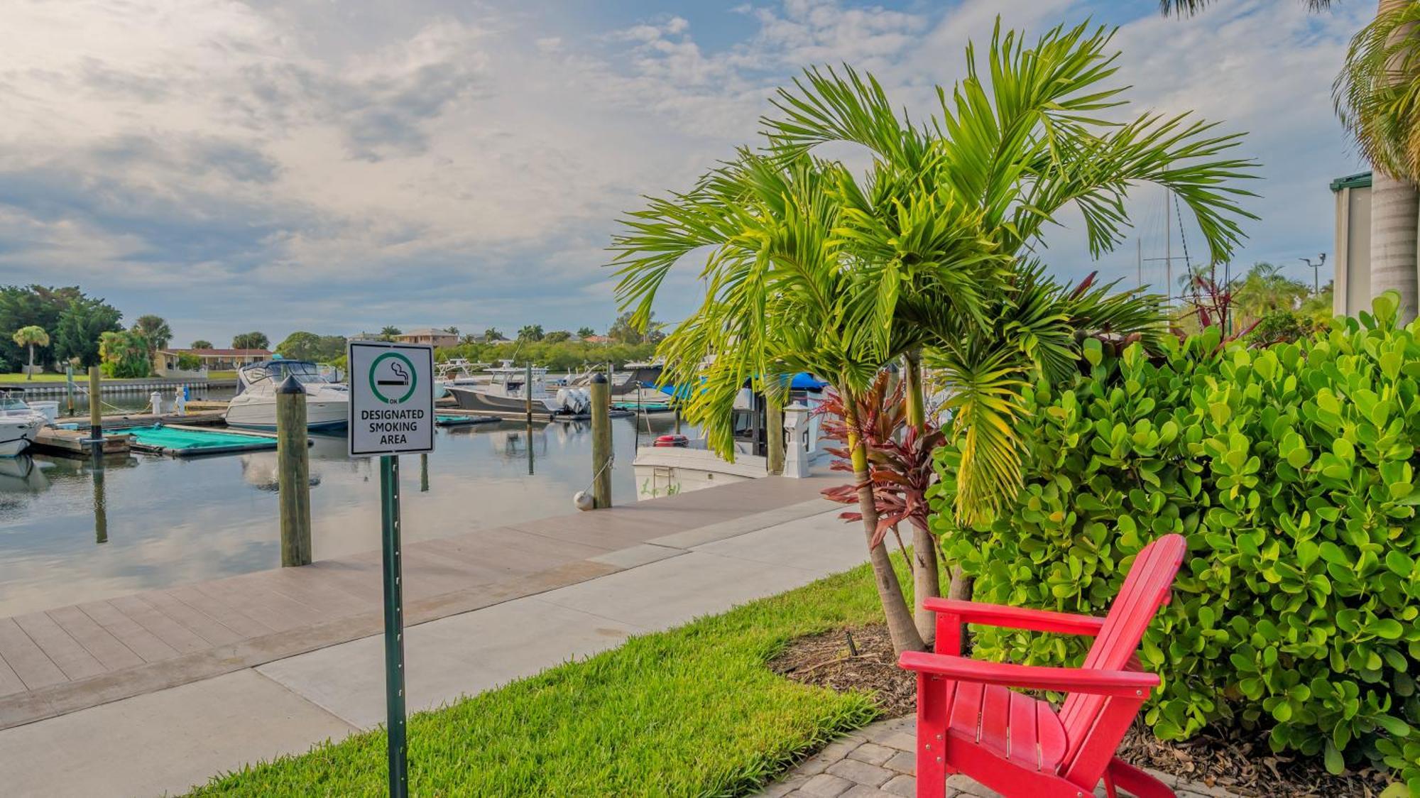 All-New Waterfront With Balcony,Pool,Tiki Bar,Gym サラソータ エクステリア 写真