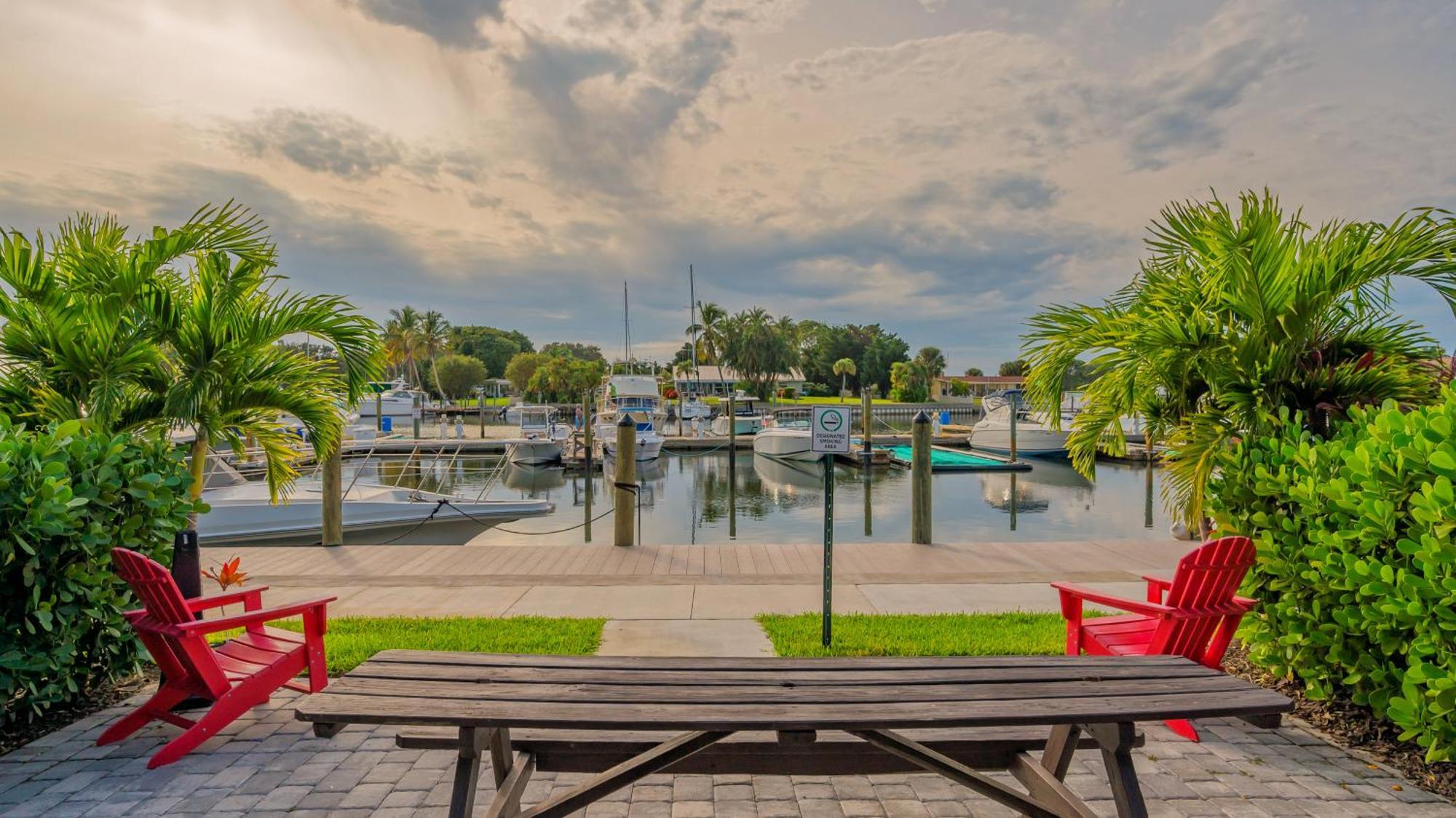 All-New Waterfront With Balcony,Pool,Tiki Bar,Gym サラソータ エクステリア 写真