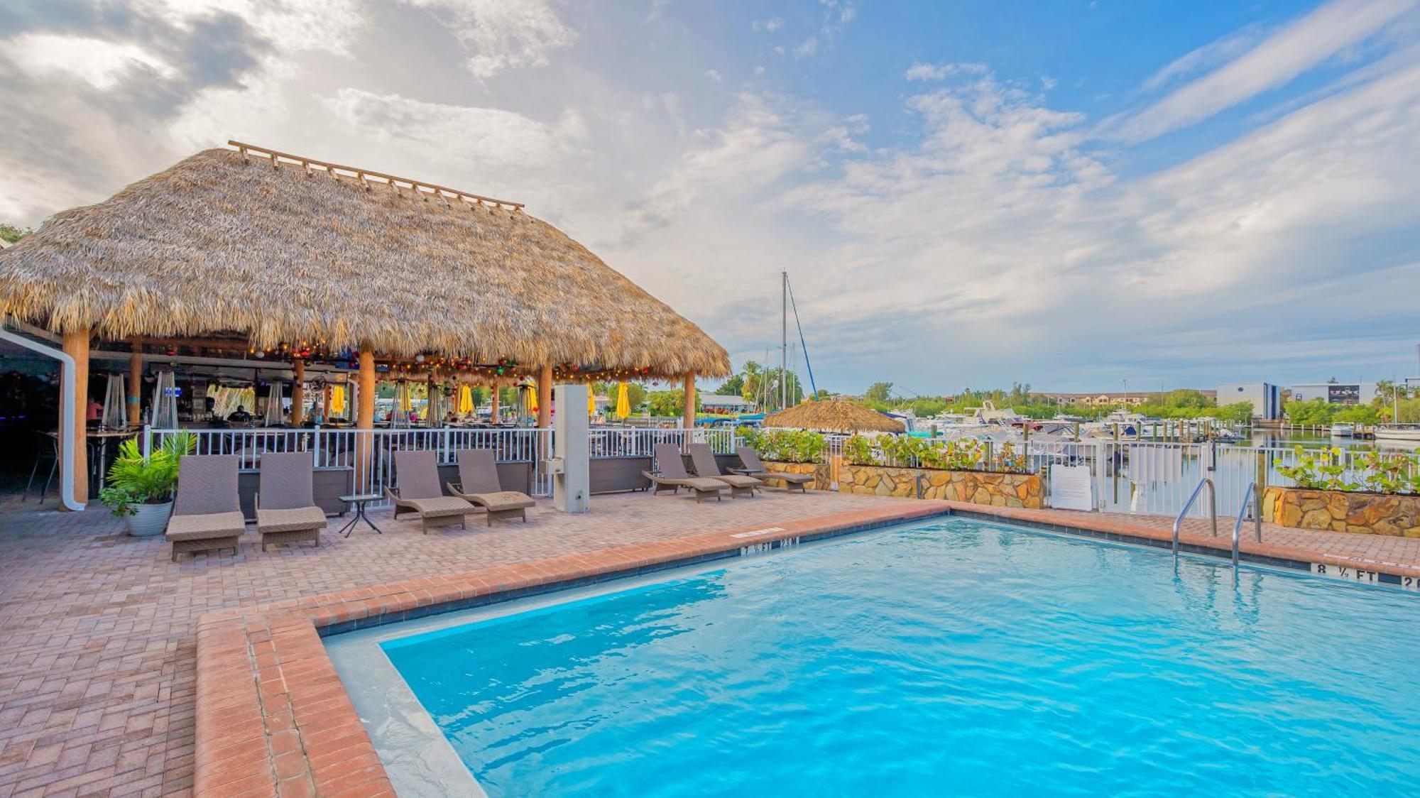 All-New Waterfront With Balcony,Pool,Tiki Bar,Gym サラソータ エクステリア 写真