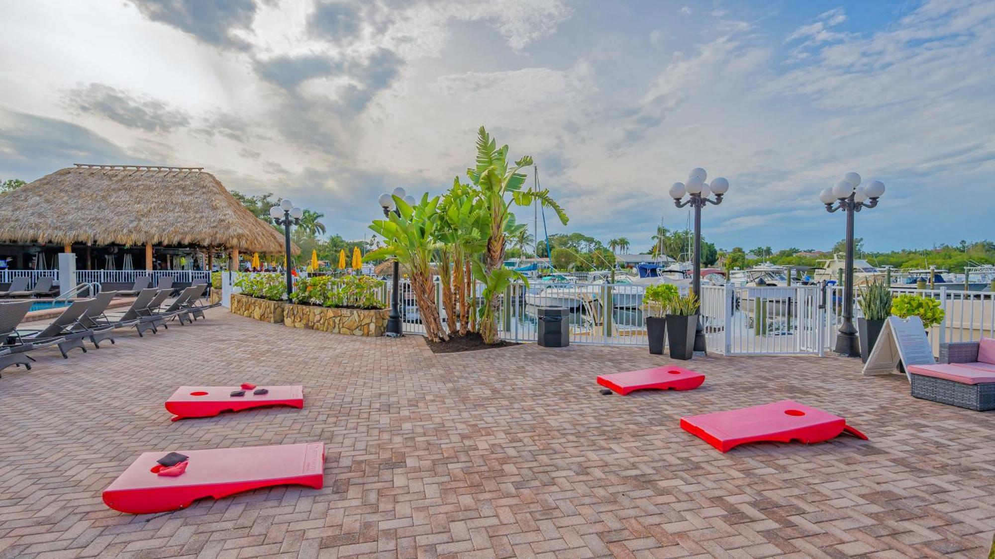 All-New Waterfront With Balcony,Pool,Tiki Bar,Gym サラソータ エクステリア 写真