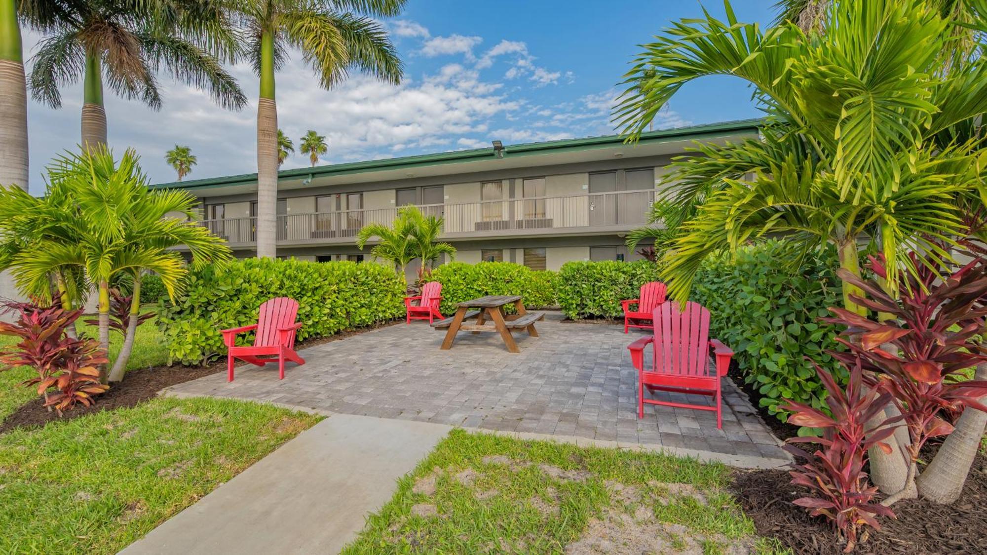 All-New Waterfront With Balcony,Pool,Tiki Bar,Gym サラソータ エクステリア 写真