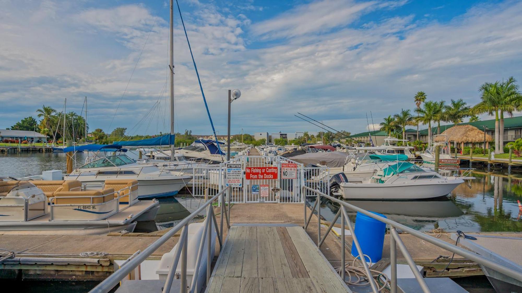 All-New Waterfront With Balcony,Pool,Tiki Bar,Gym サラソータ エクステリア 写真