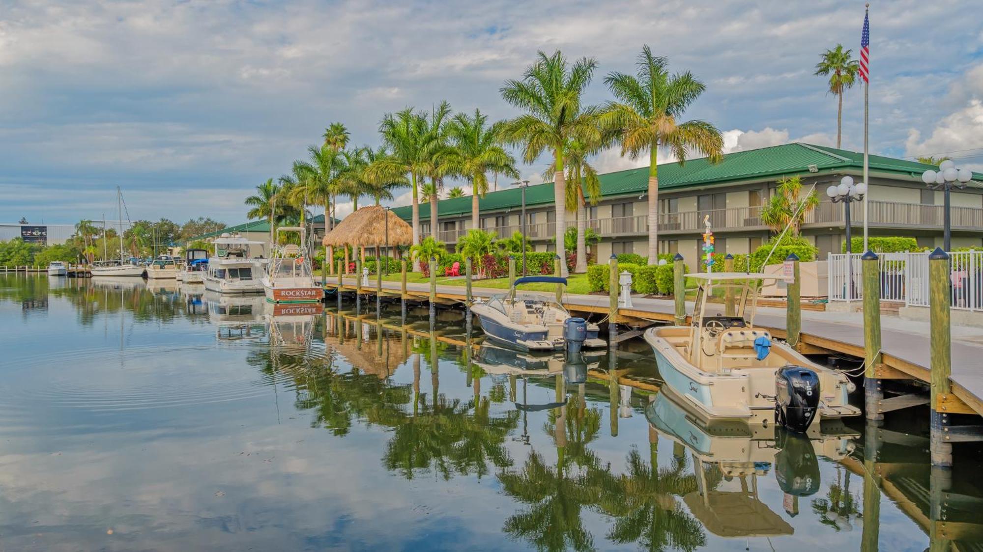 All-New Waterfront With Balcony,Pool,Tiki Bar,Gym サラソータ エクステリア 写真