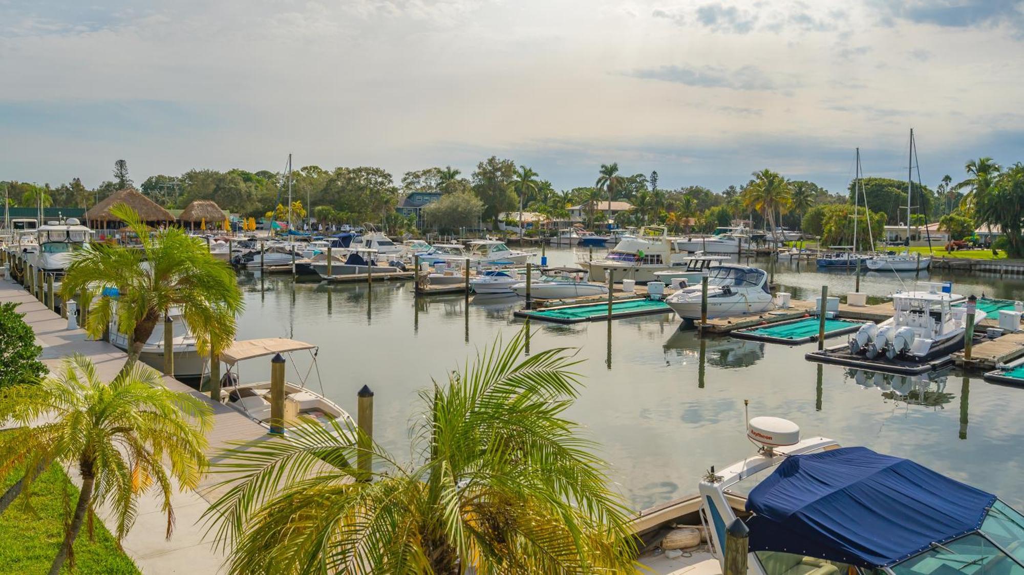 All-New Waterfront With Balcony,Pool,Tiki Bar,Gym サラソータ エクステリア 写真